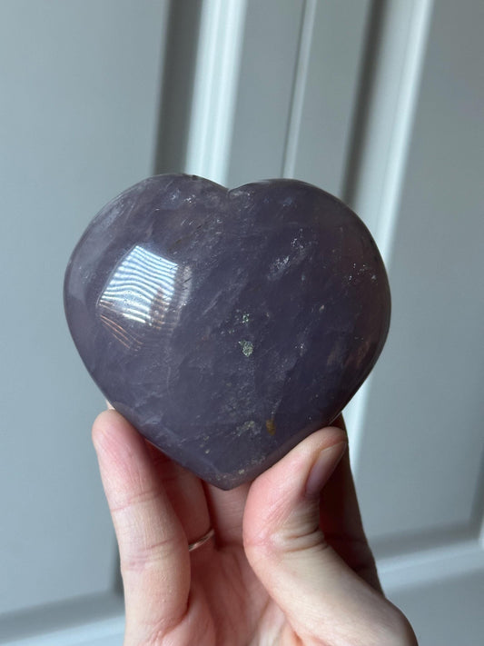 Blue Rose Quartz Heart with Metal Stand | Natural Quartz Crystal Heart Display | Polished Stone Decor Piece for Collectors & Home Shelves