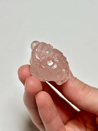 Mini Rose Quartz Money Frog – Carved Crystal Wealth Toad, Natural Gemstone Figurine, Feng Shui Abundance Decor, Lucky Rose Quartz Sculpture