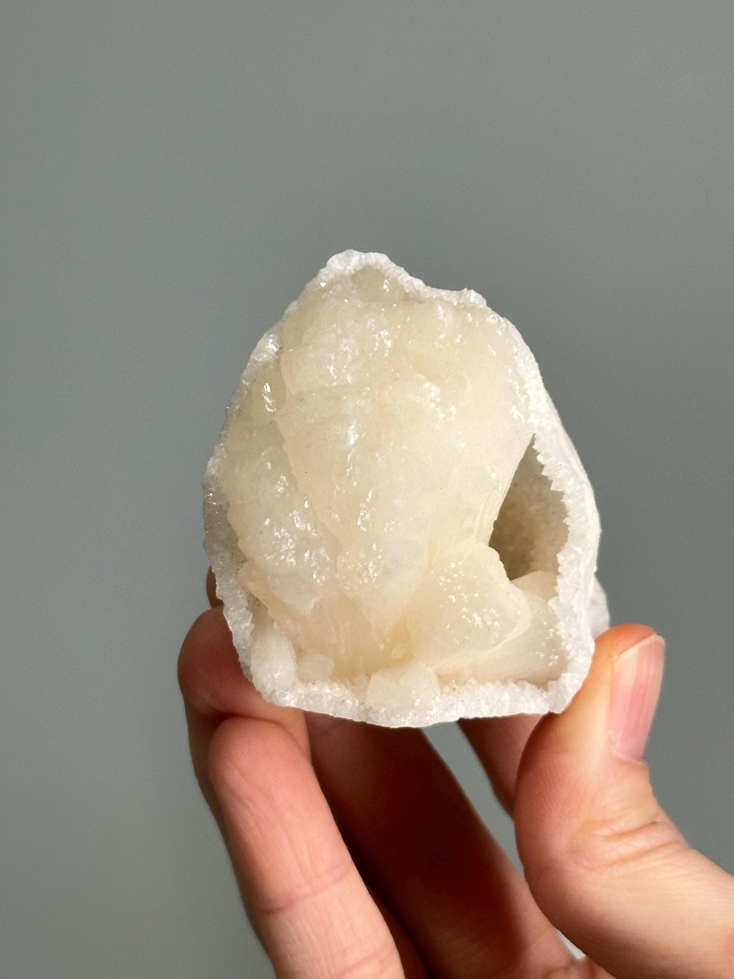 Stilbite in Quartz Hollow Formation | Natural Crystal Pocket Specimen | Quartz Shell with Stilbite Interior Display Piece