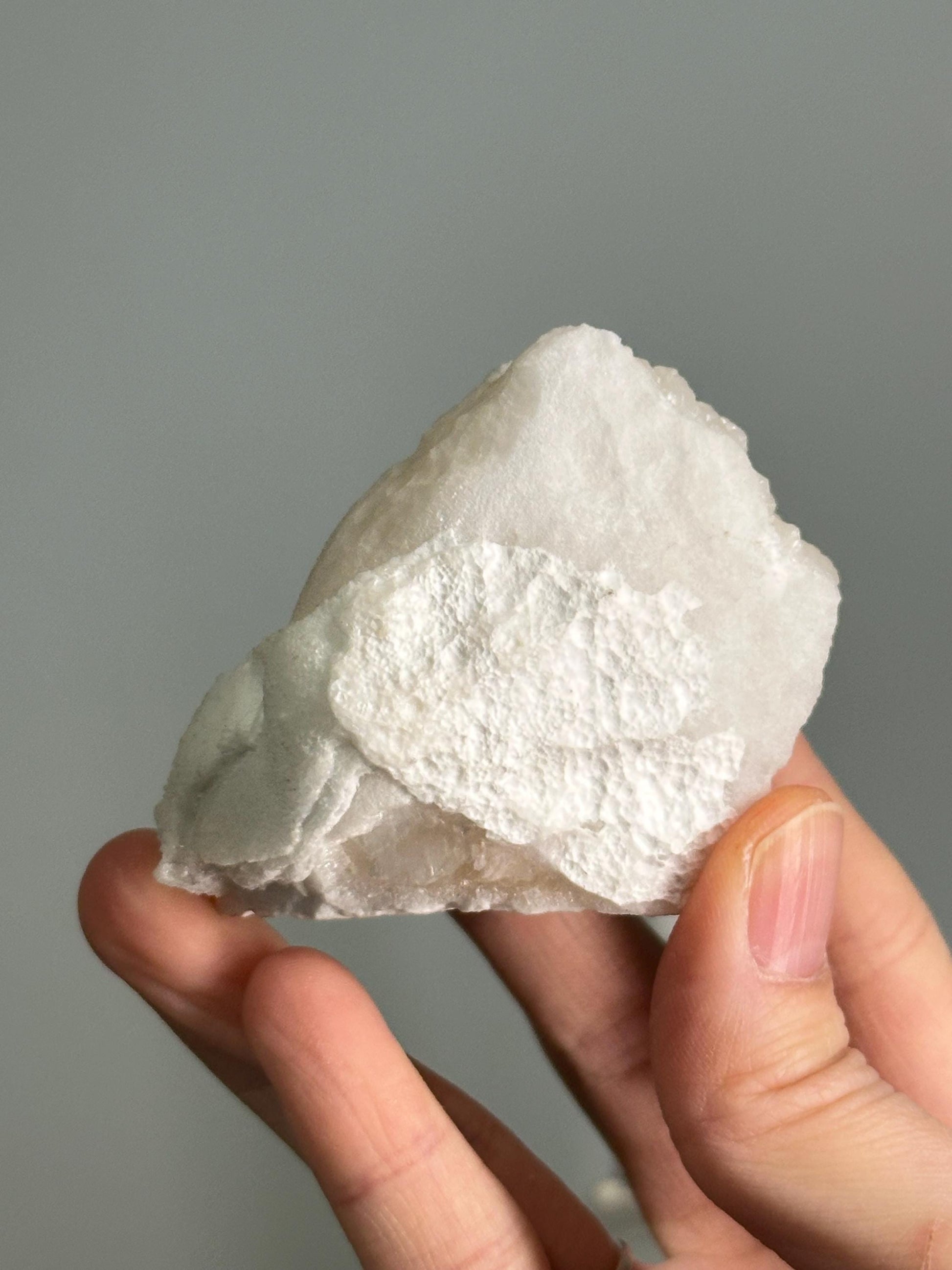 Stilbite in Quartz Hollow Formation | Natural Crystal Pocket Specimen | Quartz Shell with Stilbite Interior Display Piece