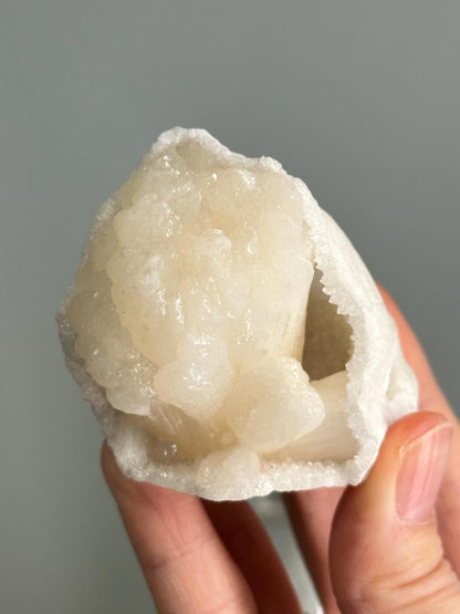 Stilbite in Quartz Hollow Formation | Natural Crystal Pocket Specimen | Quartz Shell with Stilbite Interior Display Piece