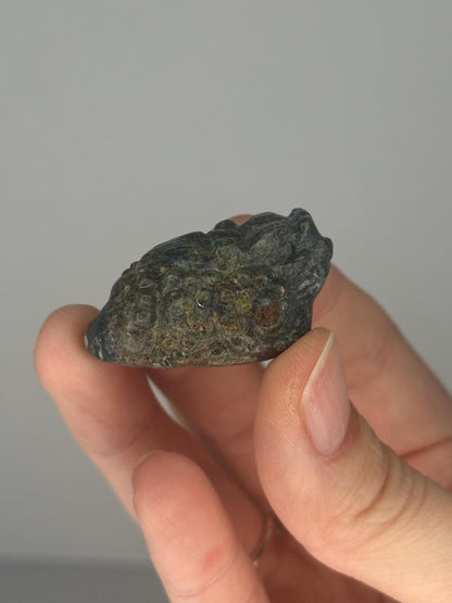 Emerald in Matrix Money Toad Mini Carving | Natural Green Crystal Frog Figurine | Mineral Animal Gift | Feng Shui Prosperity Decor