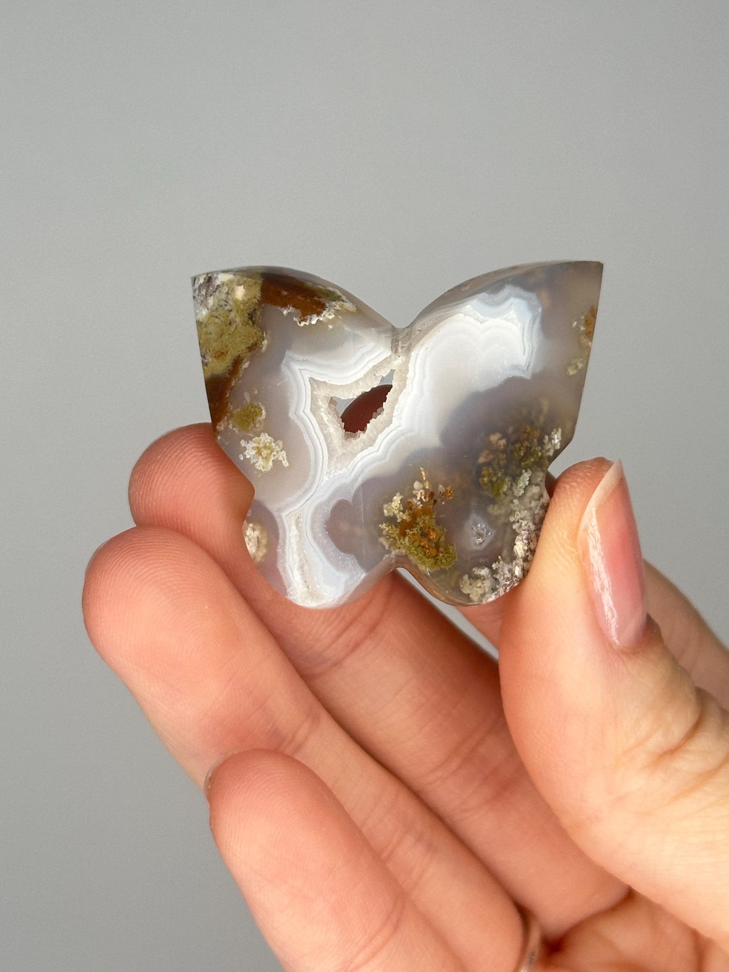 Mini Scenic Moss Agate Butterfly – Carved Crystal with Natural Landscape Inclusions, Earthy Gemstone Decor, Nature-Inspired Display Piece