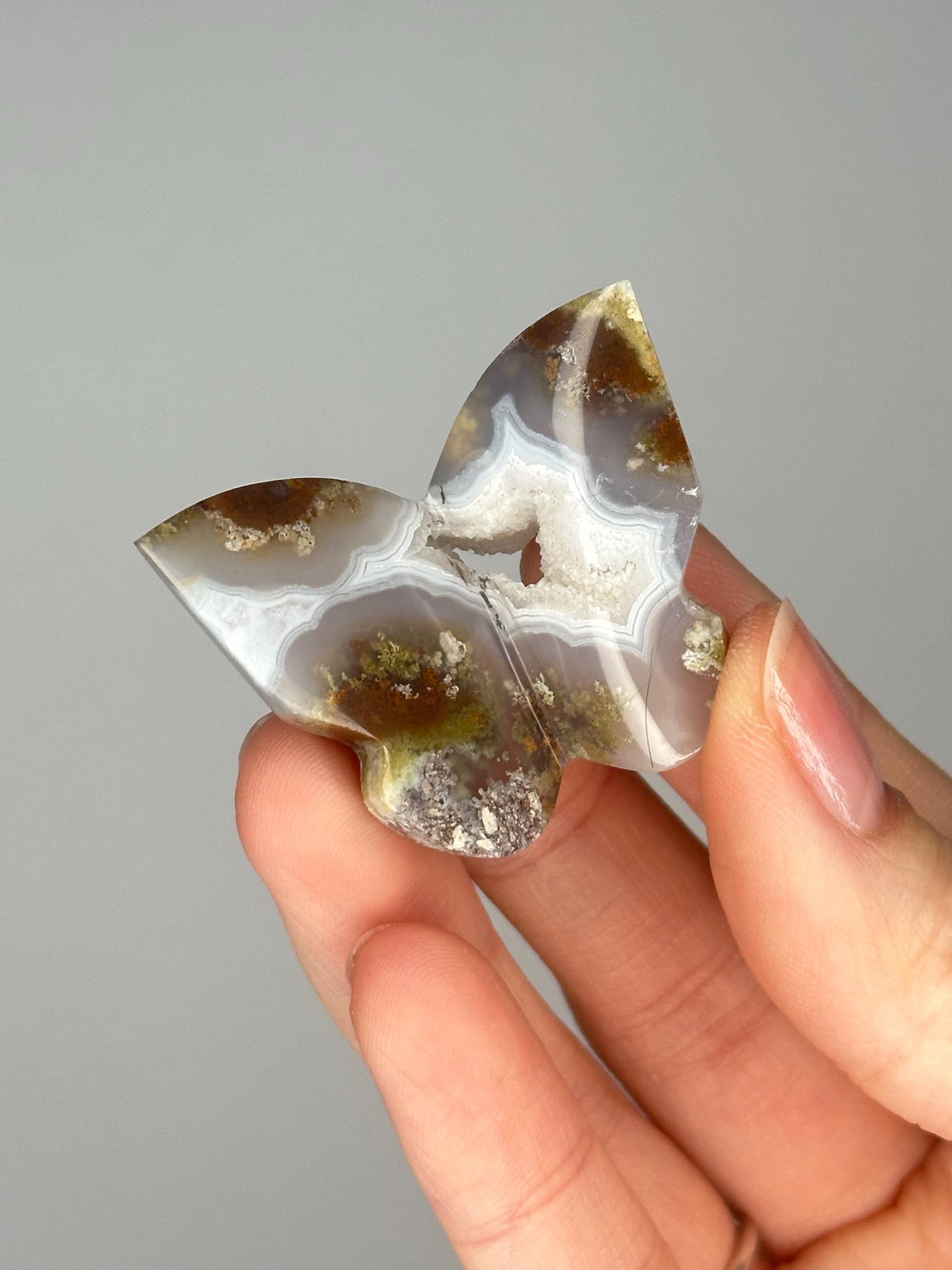Mini Scenic Moss Agate Butterfly – Carved Crystal with Natural Landscape Inclusions, Earthy Gemstone Decor, Nature-Inspired Display Piece