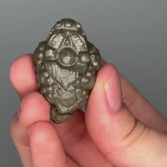 Pyrite Money Frog – Carved Crystal Wealth Toad, Natural Gemstone Figurine, Feng Shui Prosperity Decor, Lucky Pyrite Abundance Symbol